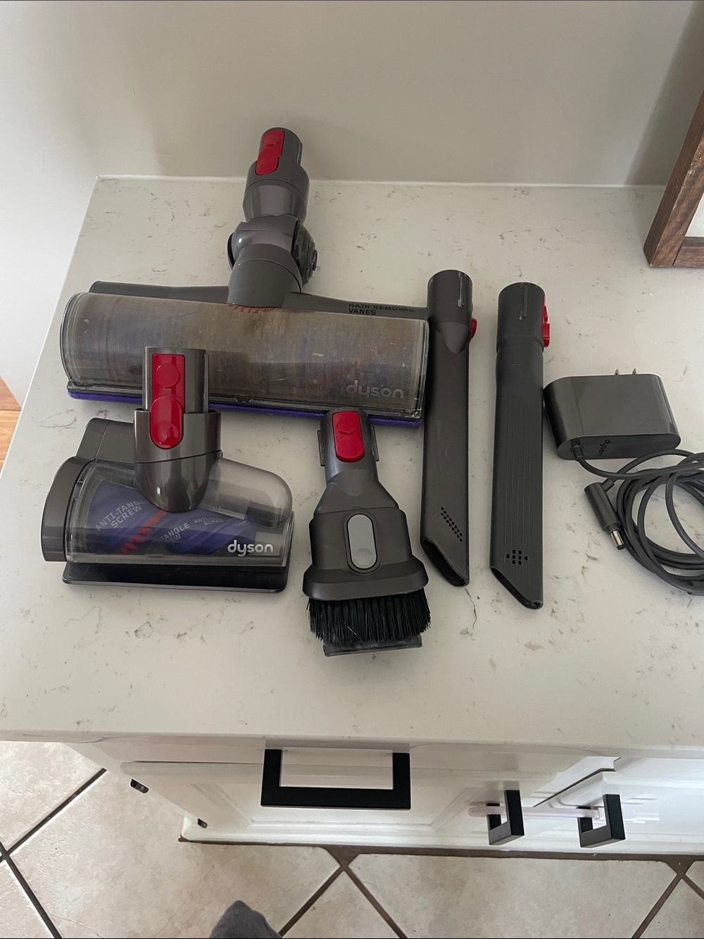 Dyson V8 attachments & charging cord